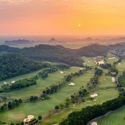 Sân Golf Hoàng Gia - Royal Golf Course: Trải Nghiệm Đẳng Cấp Hoàng Gia